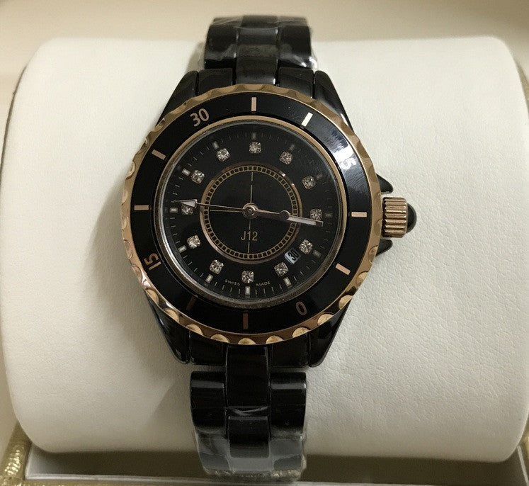 Ceramic quartz watch