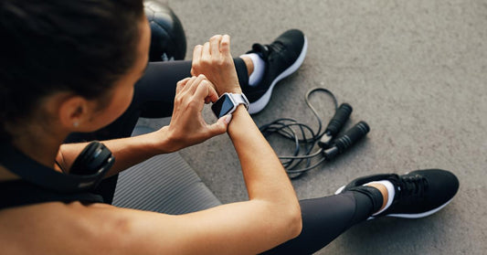 Stay Connected and Healthy with a Smart Fitness Watch