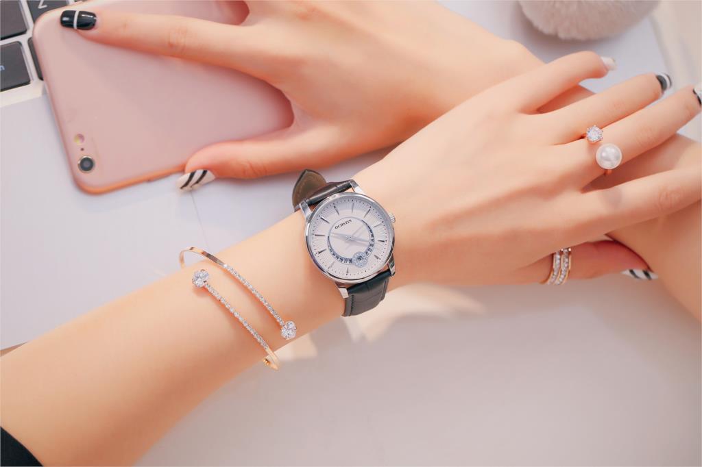 Leather waterproof quartz calendar ladies watch