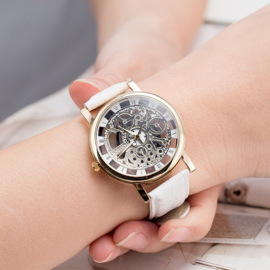 Energy-saving with hollow non mechanical watch