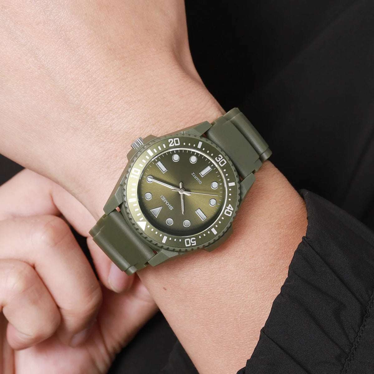 SKMEI 2622 Fashion Quartz Wristwatch 50M Waterproof Kid Watch