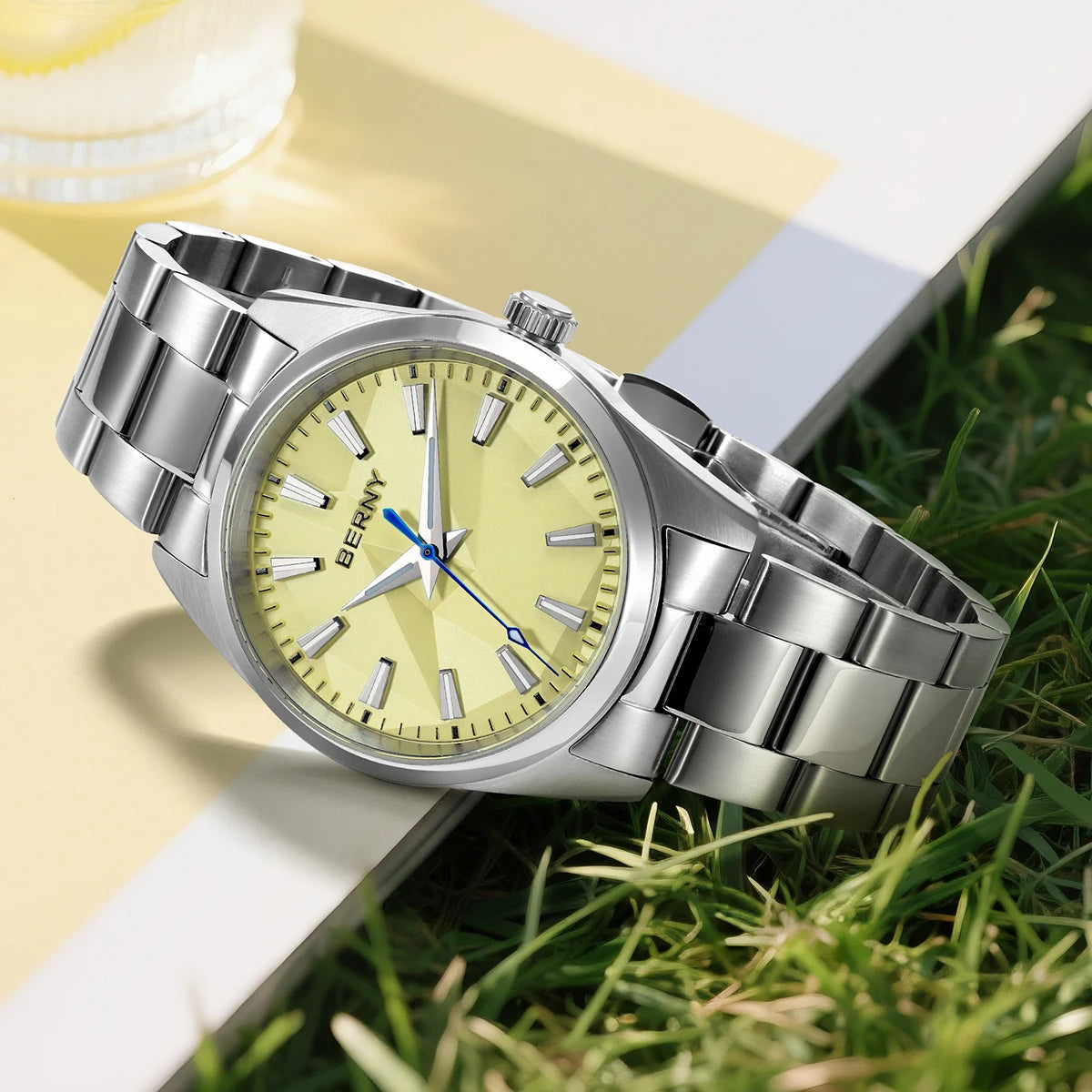 Quartz Women Watch Stereo Dial 39mm Watch Waterproof