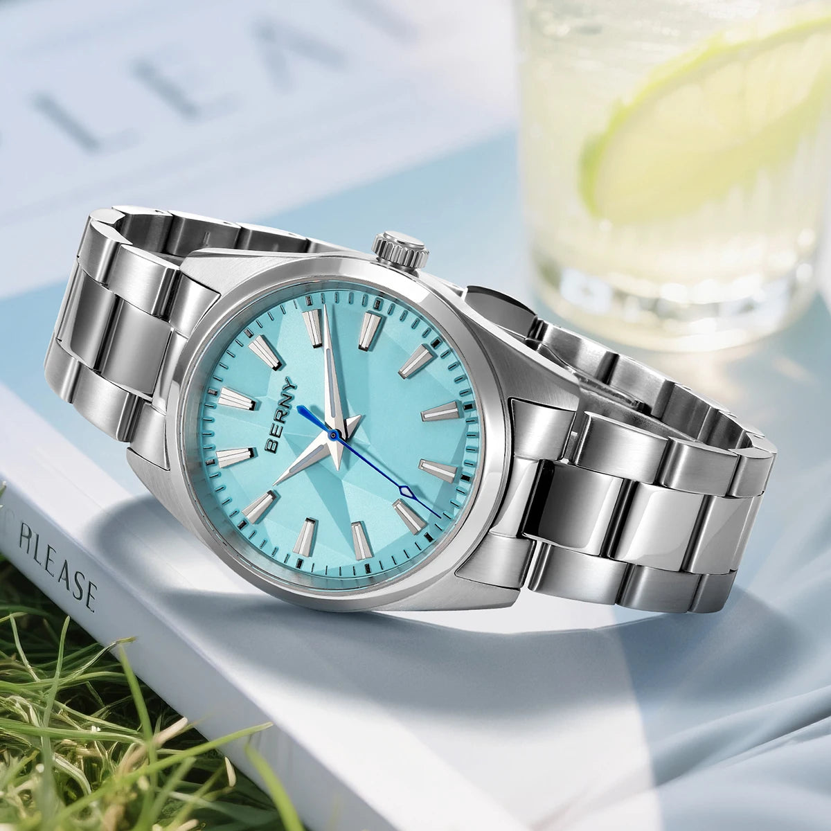 Quartz Women Watch Stereo Dial 39mm Watch Waterproof