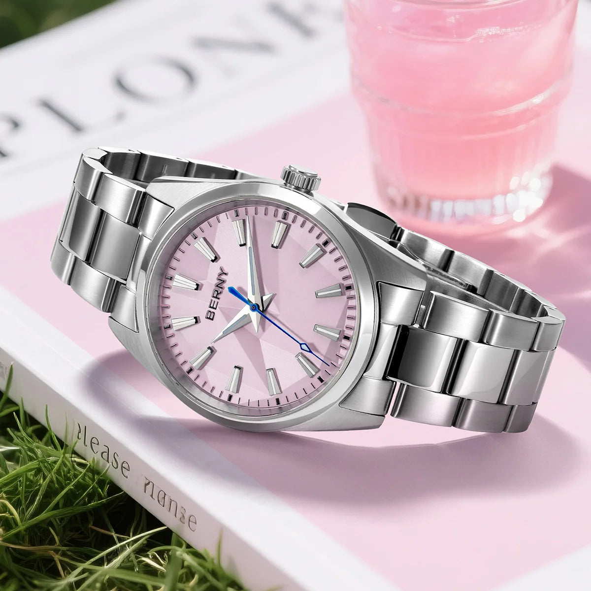 Quartz Women Watch Stereo Dial 39mm Watch Waterproof