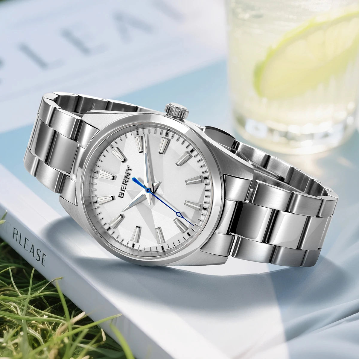 Quartz Women Watch Stereo Dial 39mm Watch Waterproof
